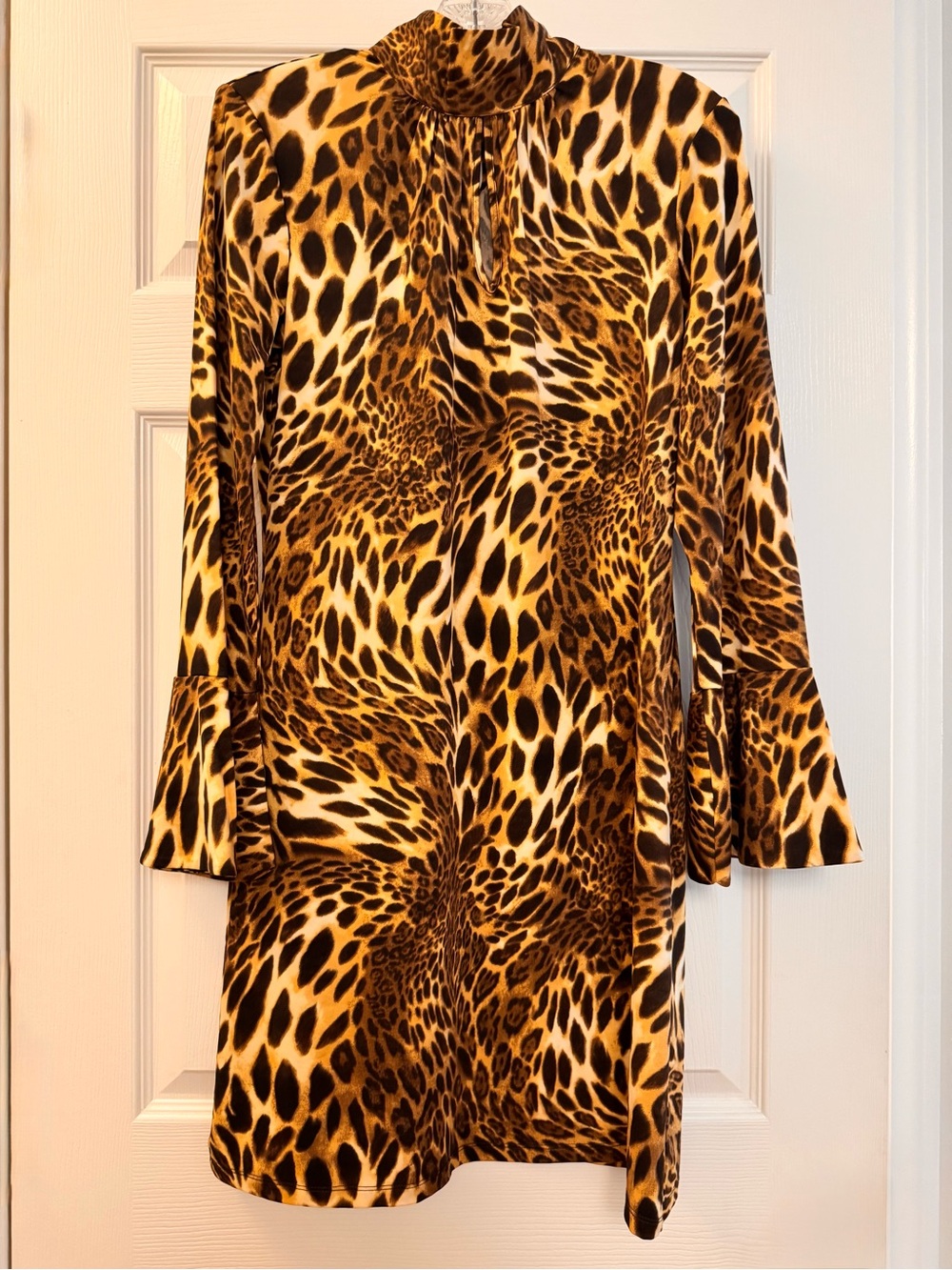 INC - ANIMAL PRINT dress with bell sleeves and keyholes in front and back. M.